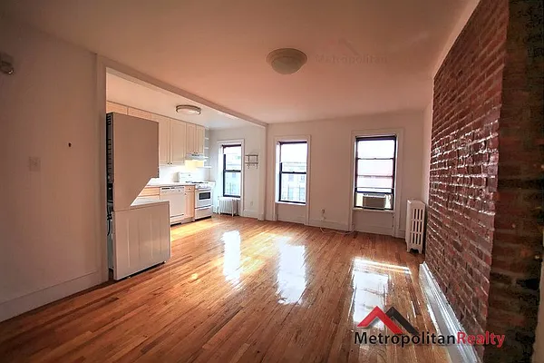 Rented by Metropolitan Realty | media 9