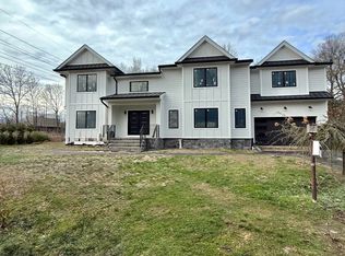 3 Meadow St, Cresskill, NJ 07626