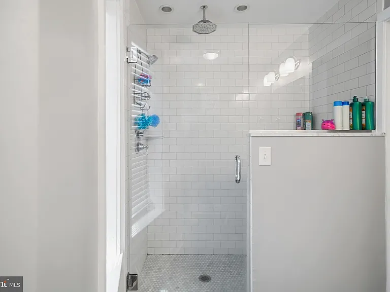 108 N Lakewood Ave — Photo 12