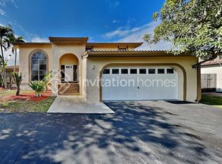15520 Briarwood Mnr, Fort Lauderdale, FL 33331