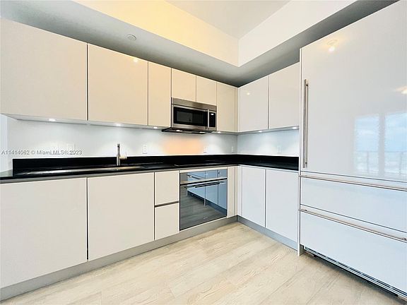 4th image of 1010 Brickell Ave #45010