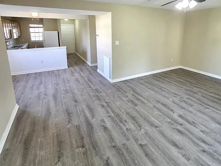 525 Blackbird Dr — Photo 2