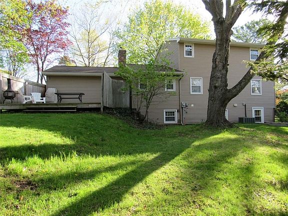 4th image of 48 Rolling Hill Dr