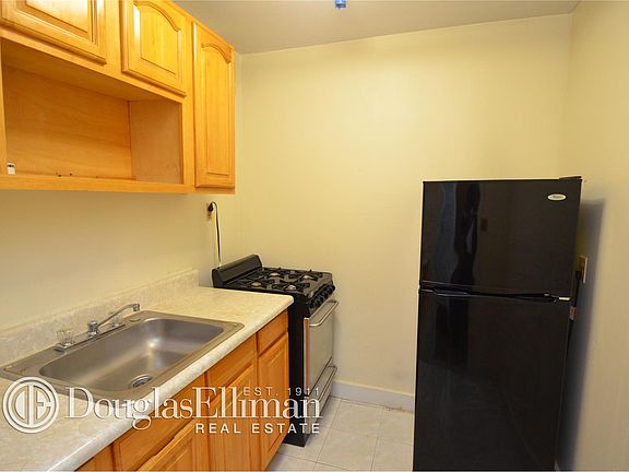 4th image of 186 New York Ave APT 2A