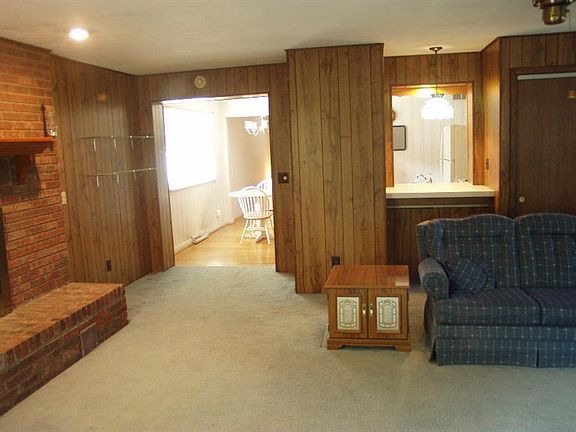 3rd image of 6657 Woodcrest Dr