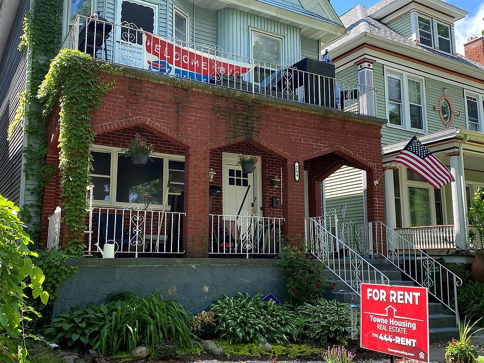 1st image of 245 Ashland Ave #1