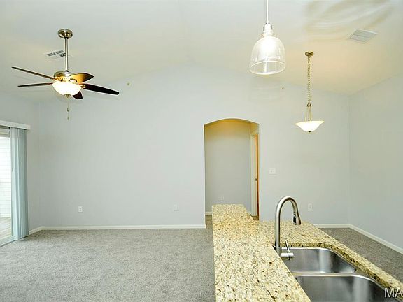 2nd image of 39 Kassebaum Ln APT 303