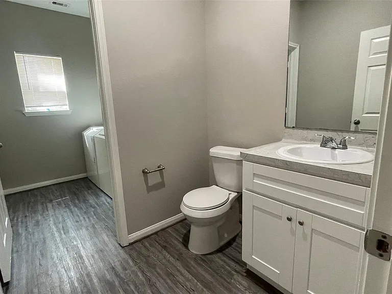 4510 Mayflower St #B — Photo 9