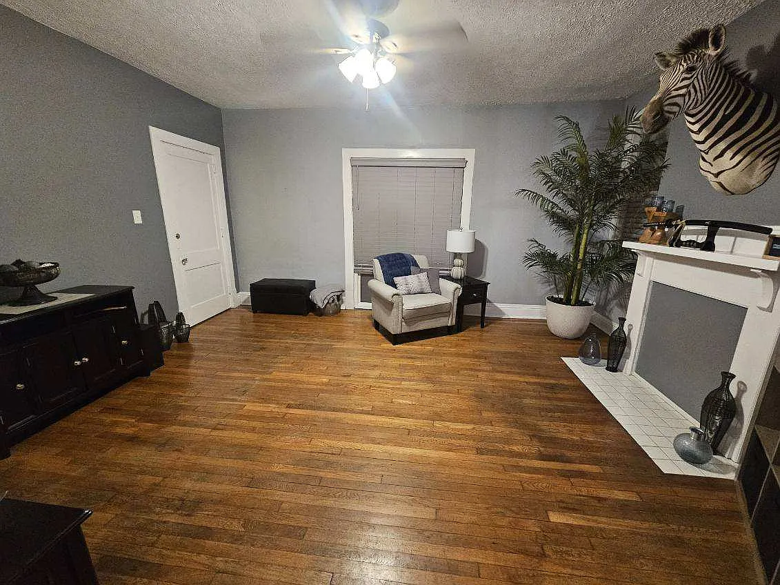 2 bed, 1300 sqft, $1,850 — Photo 2