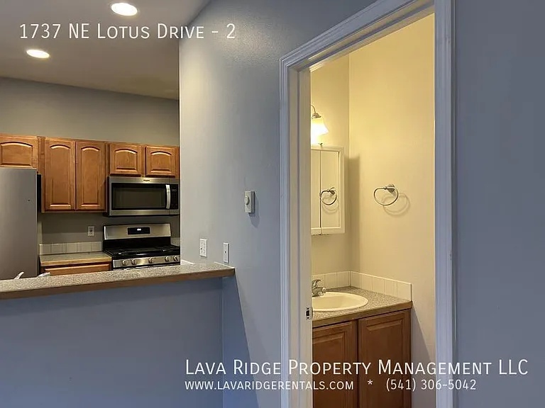 1737 NE Lotus Dr #2 — Photo 10