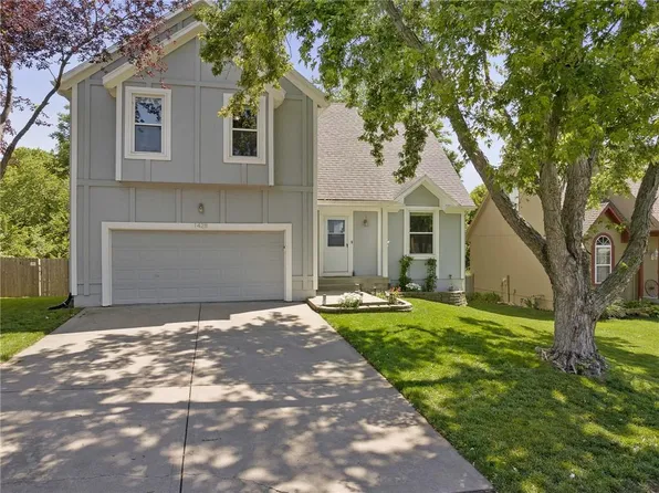 1428 W Forest Dr, Olathe, KS 66061