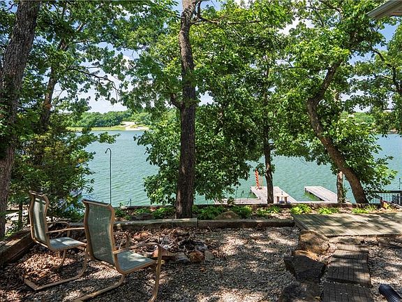 4th image of 314 SE Lakeside Dr