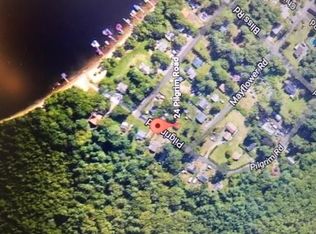 24 Pilgrim Rd, Lakeville, MA 02347