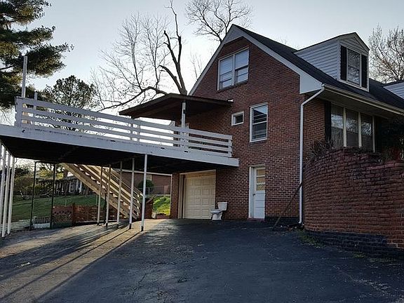 5th image of 745 Everett Dr