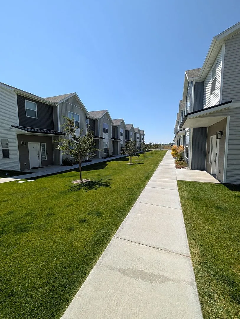 5560 Trueman Unit C — Photo 2
