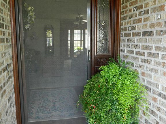 3rd image of 14 Heather Ln