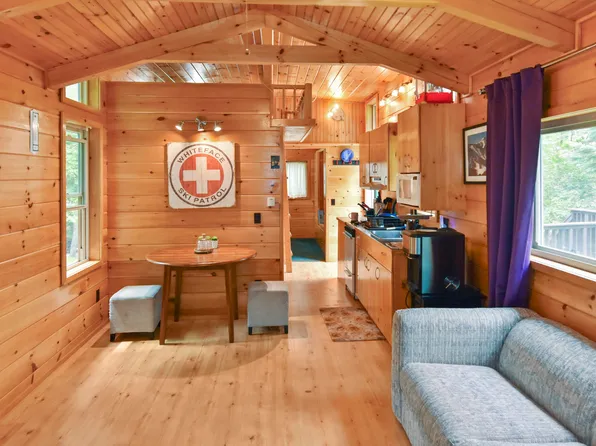 35 Algonquin Ave, Saranac Lake, NY 12983