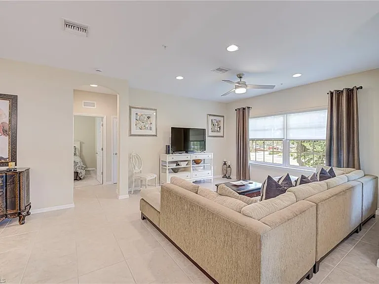 8540 Violeta St #202 — Photo 8