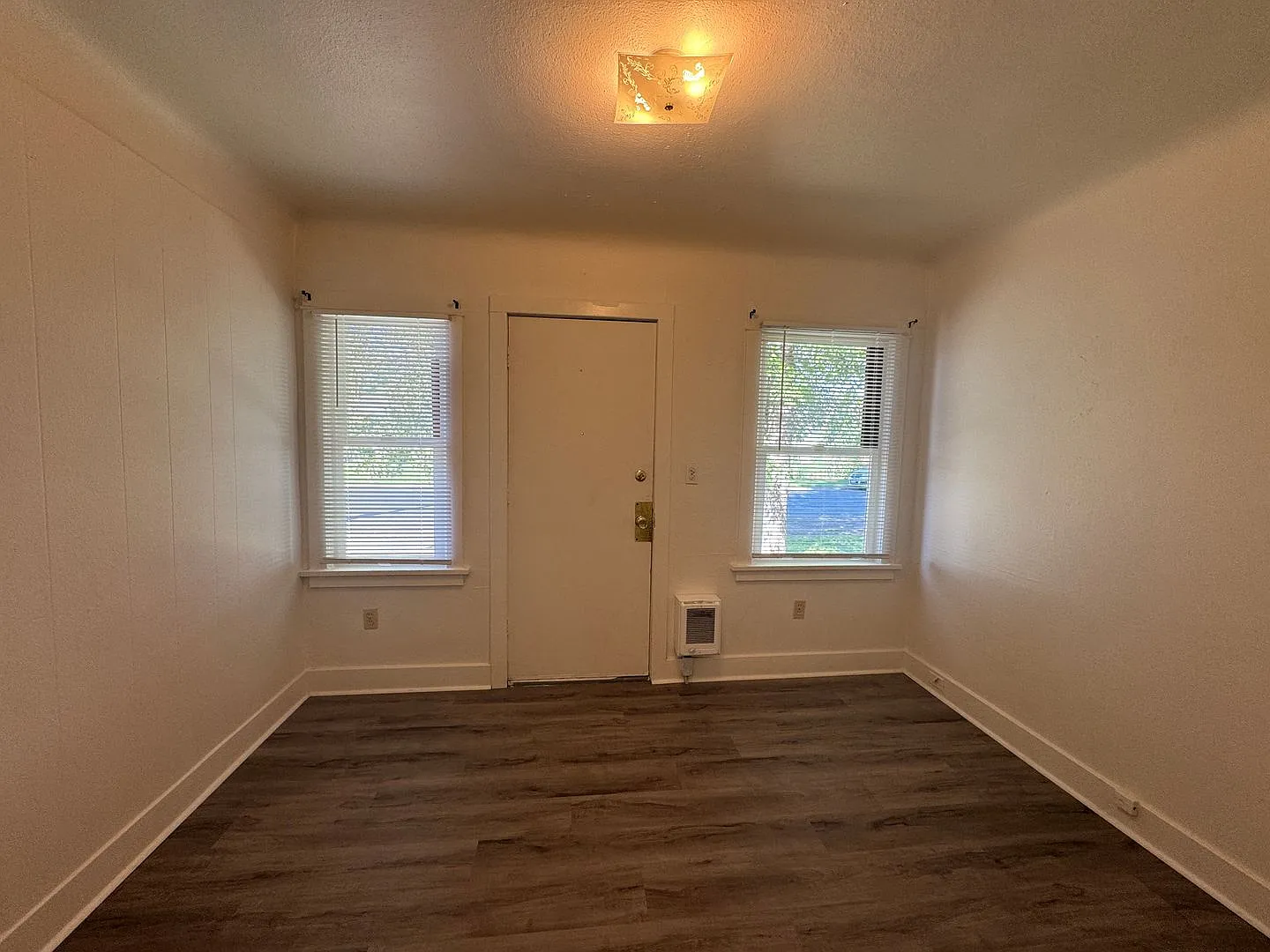 1303 S 10th Avenue - Yakima WA — Photo 3