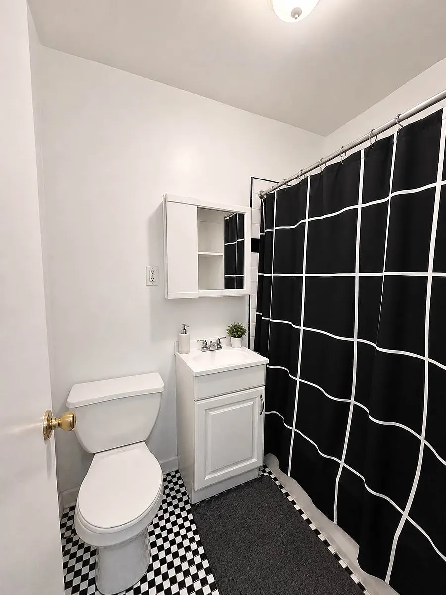 Building Photo - 216 6th Ave #1A