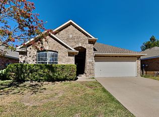 3933 Rochester Dr, Fort Worth, TX 76244
