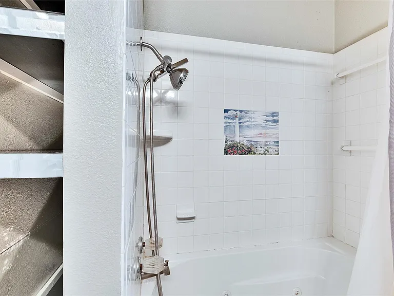 16213 Monks Mountain Dr — Photo 18