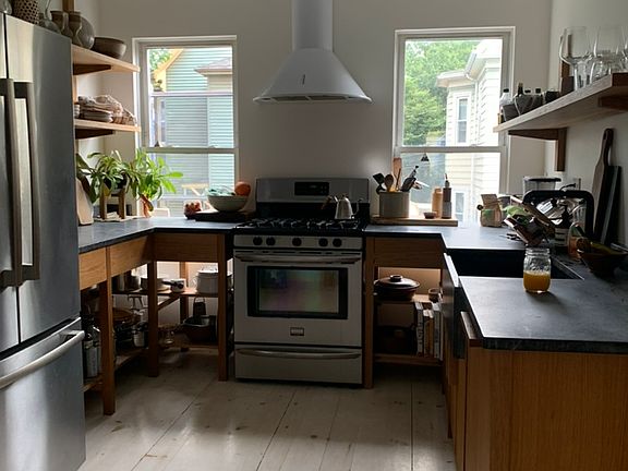 4th image of 5 Mountain Ave #1