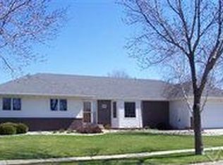 3704 E 42nd St, Sioux Falls, SD 57103