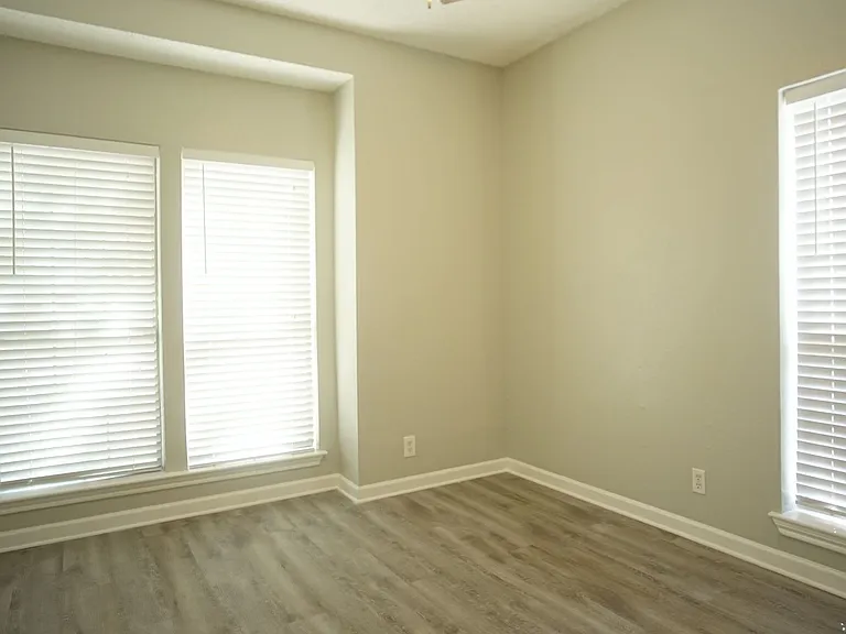 914 W 26th St #306 — Photo 5