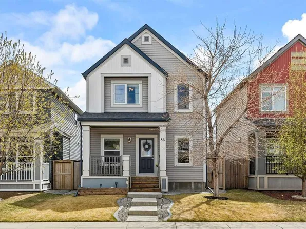 86 S Copperpond Hts SE, Calgary, AB T2Z 0W9