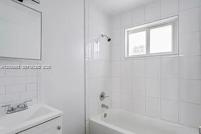2 bed, $2,000 — Photo 4