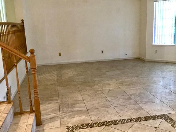 4th image of 5104 Laguna Woods Dr