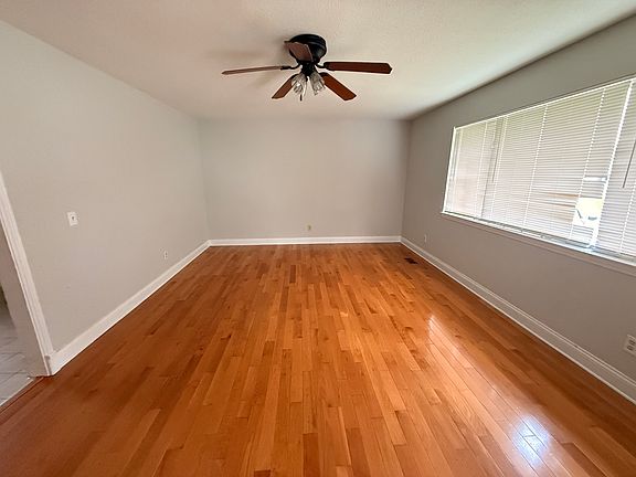 3rd image of 7156 Holland Ln #1