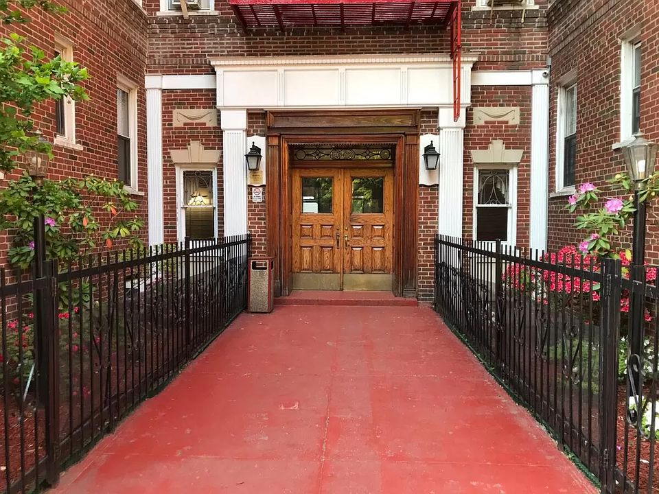1st image of 63-89 Saunders St #2F