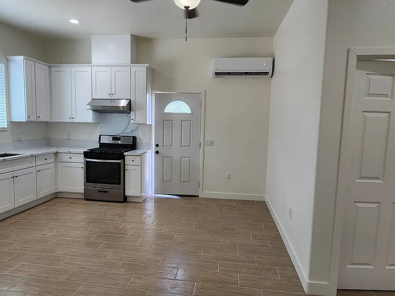 6227 Chadbourne Ave — Photo 13