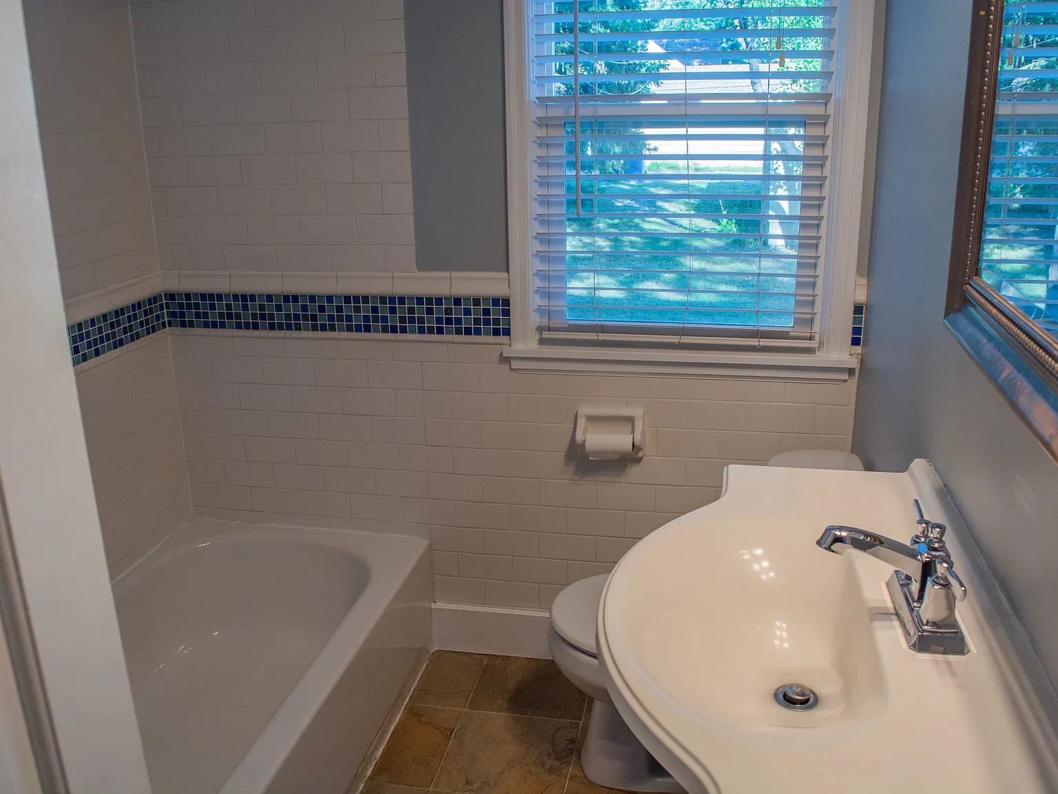 5 bed, 1656 sqft, $3,000 — Photo 4