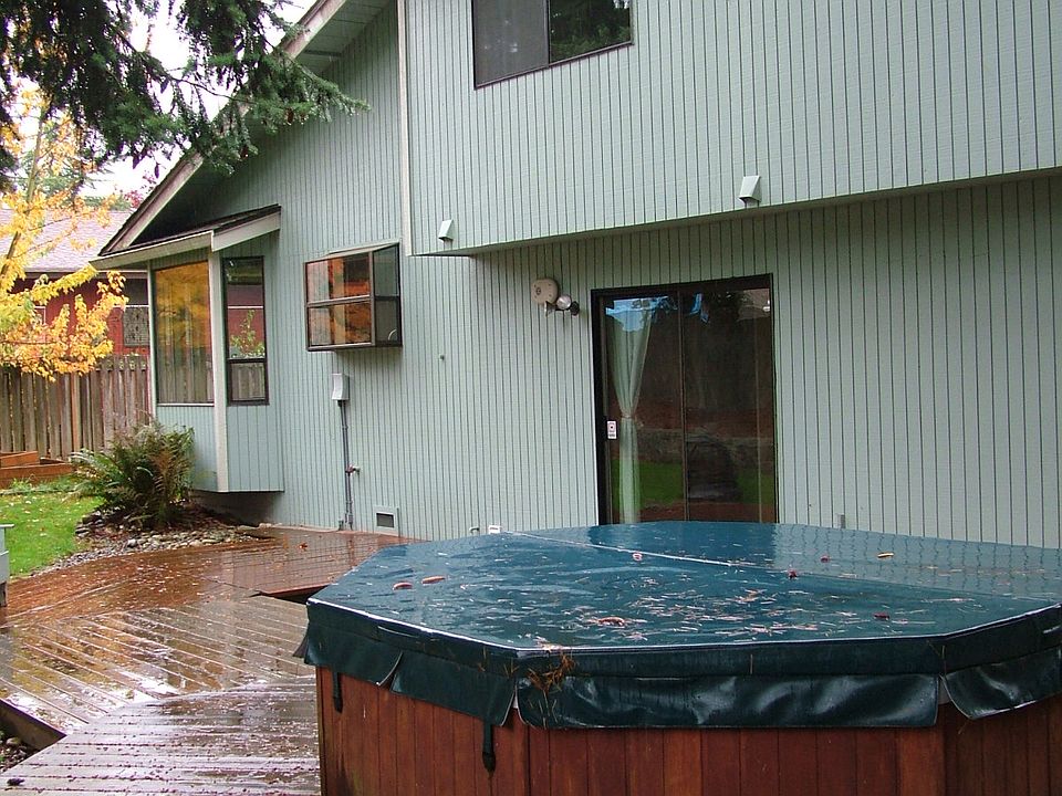Hot Tub on Back Deck