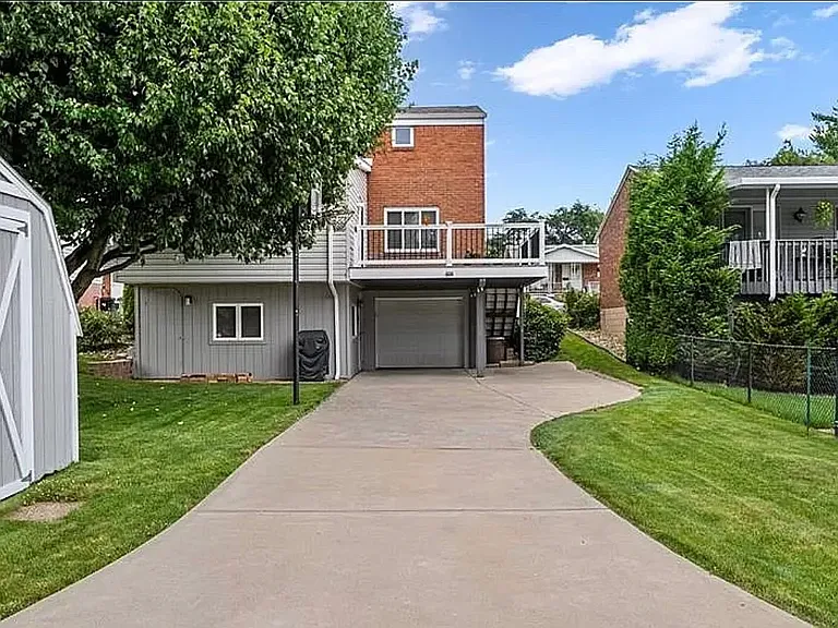 1308 Chaplin St — Photo 3