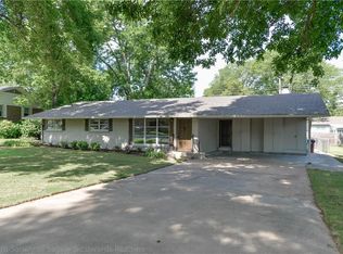 924 S 67th Ln, Fort Smith, AR 72903