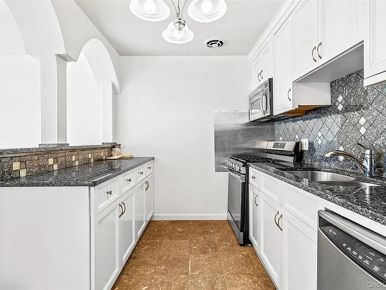 5 Wyndover Woods Ln #23 — Photo 15