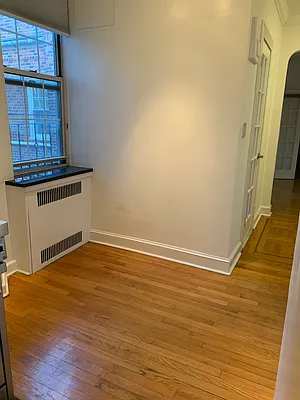 Rented by Minetta Lane Realty Corp | media 20