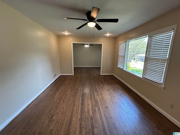 3rd image of 520 Camellia Rd