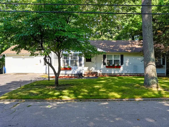 532 Oak Street, Manchester, NH 03104