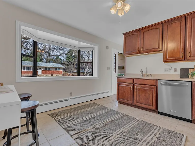 650 Hartford Dr — Photo 9