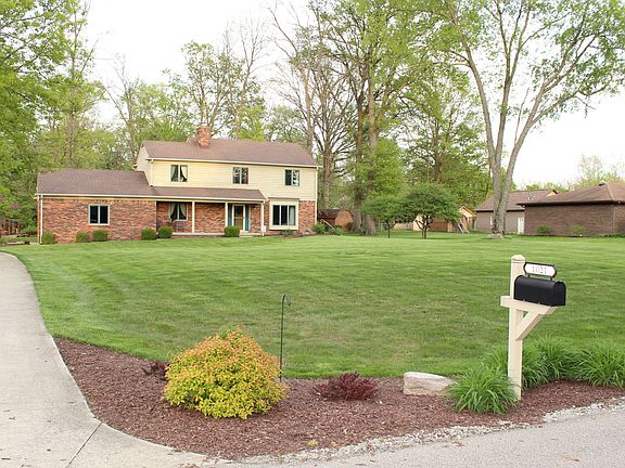 2nd image of 1021 S Country Ln
