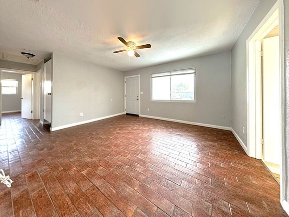 4th image of 1520 Young Ave