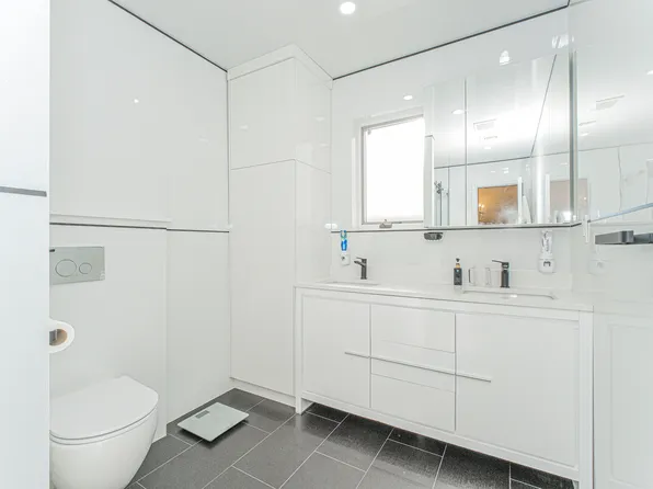 1764 East 17th Street image 24 of 45