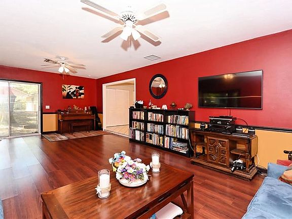 5th image of 3947 Vana Dr