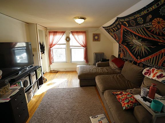 4th image of 348 W Wilson St APT 3