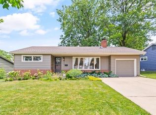 4717 W 76th St, Prairie Village, KS 66208